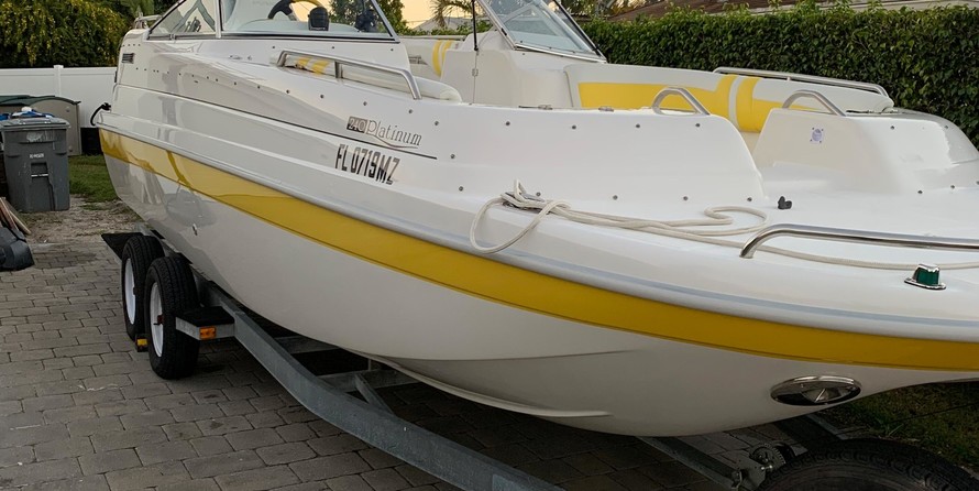 Splendor 240 cuddy cabin