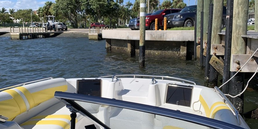 Splendor 240 cuddy cabin