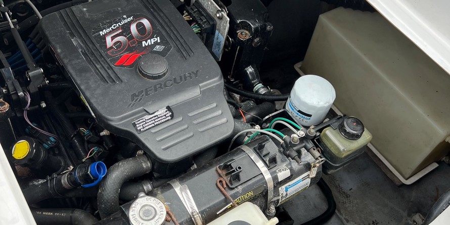 Splendor 240 cuddy cabin