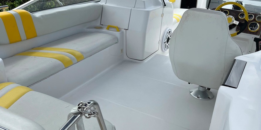 Splendor 240 cuddy cabin