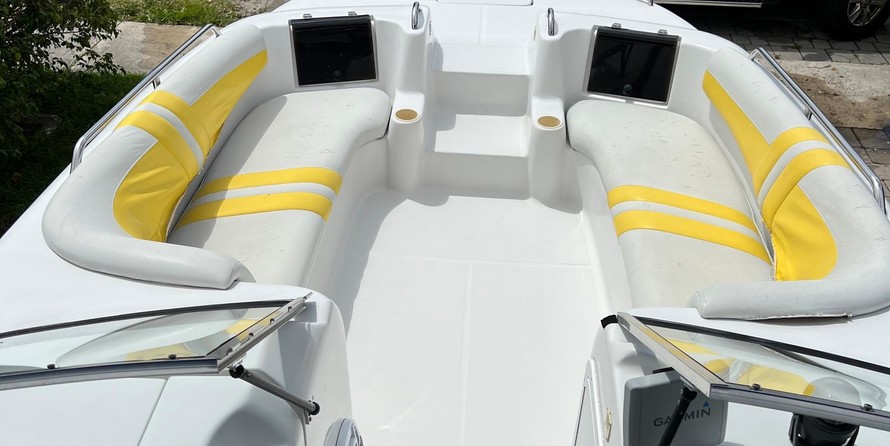 Splendor 240 cuddy cabin