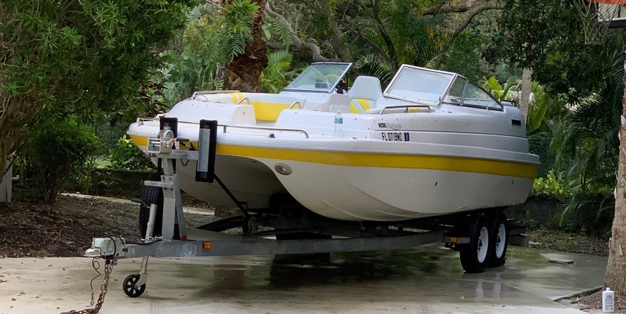 Splendor 240 cuddy cabin