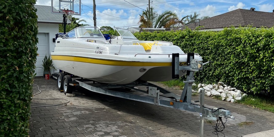 Splendor 240 cuddy cabin