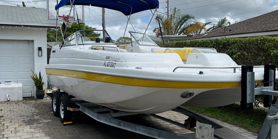 Splendor 240 cuddy cabin