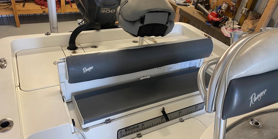 Ranger boats 2400 bay