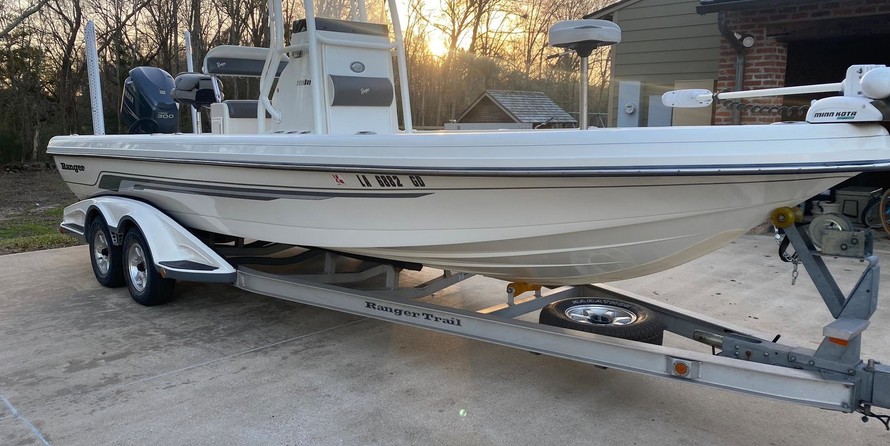 Ranger boats 2400 bay