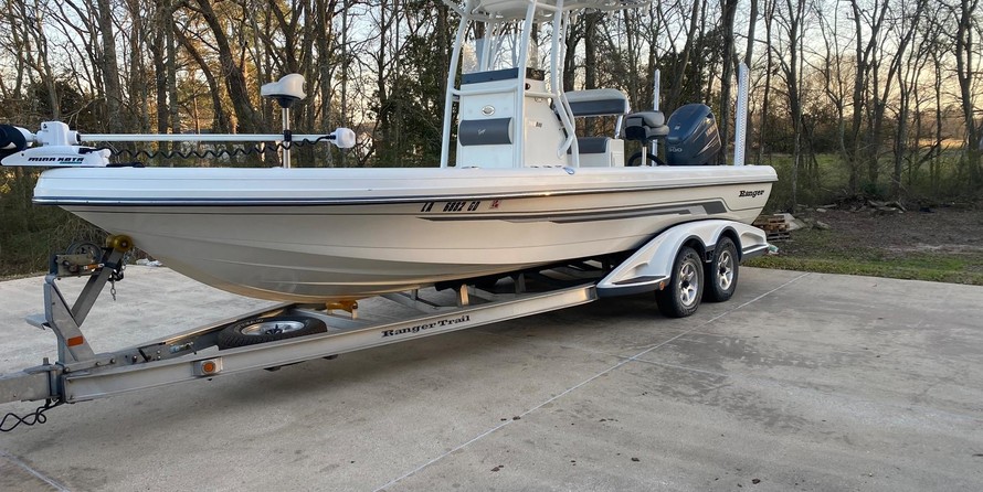Ranger boats 2400 bay