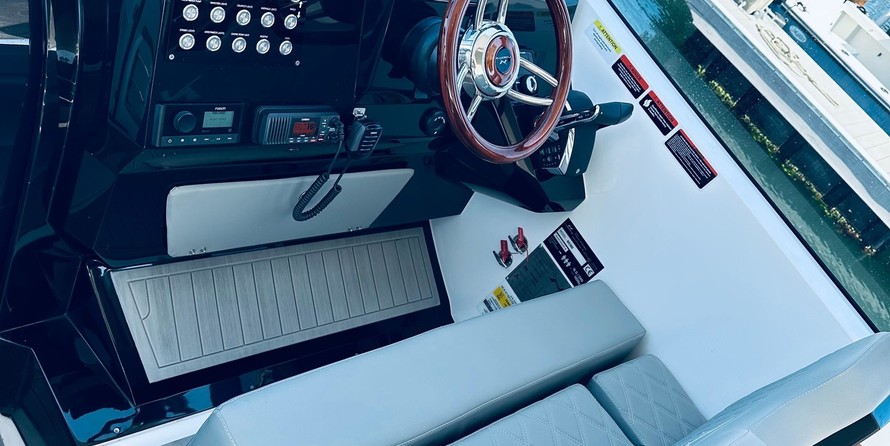 Bavaria Sport 360 coupe