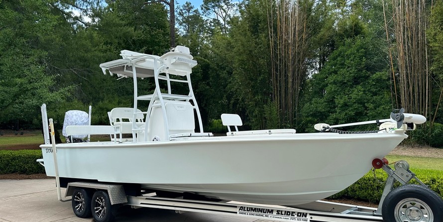 Domn8er 25 deck boat