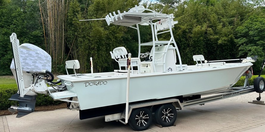 Domn8er 25 deck boat