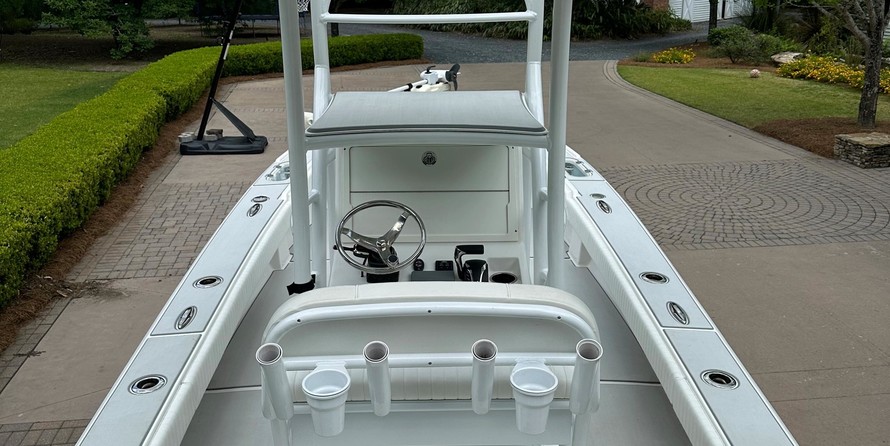 Domn8er 25 deck boat