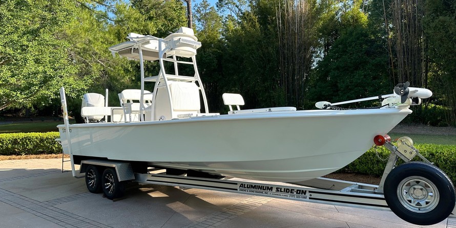 Domn8er 25 deck boat