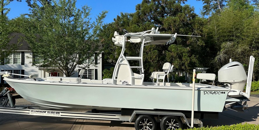 Domn8er 25 deck boat