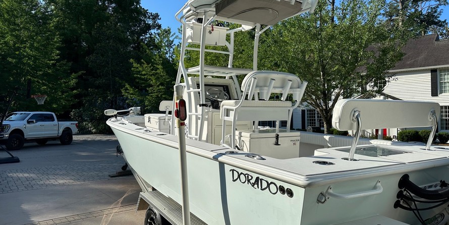 Domn8er 25 deck boat
