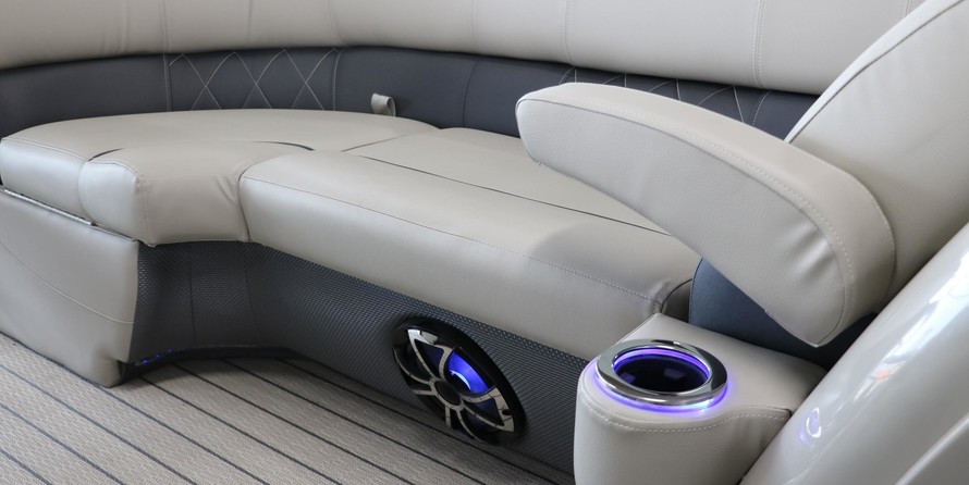 60 x 16 tri-toon passenger vessel
