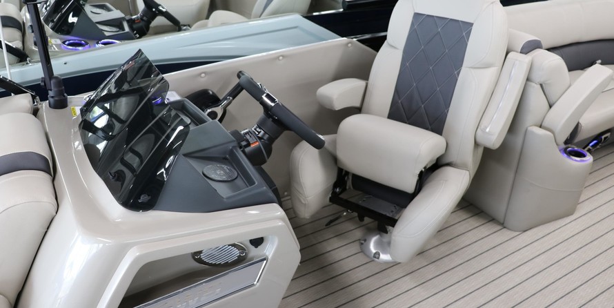 60 x 16 tri-toon passenger vessel