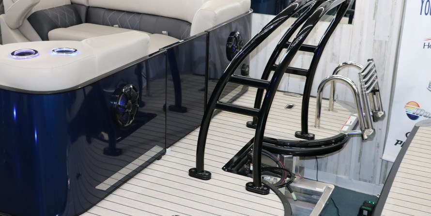 60 x 16 tri-toon passenger vessel