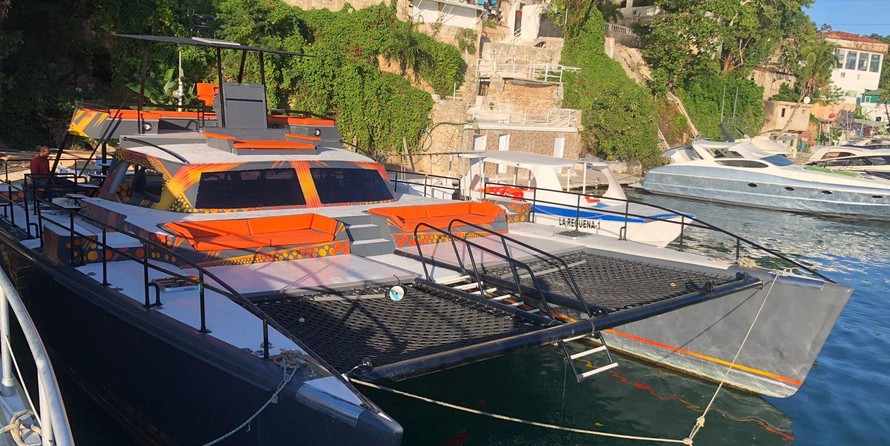 Yat marine marimaris custom made mini maxi 60