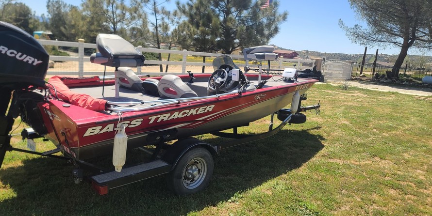 Tracker Pro Team 175 TXW