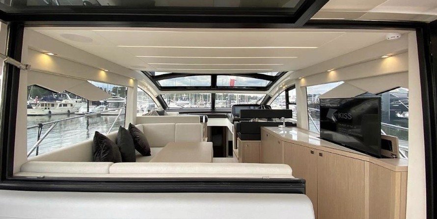 Sunseeker 2019 Yacht