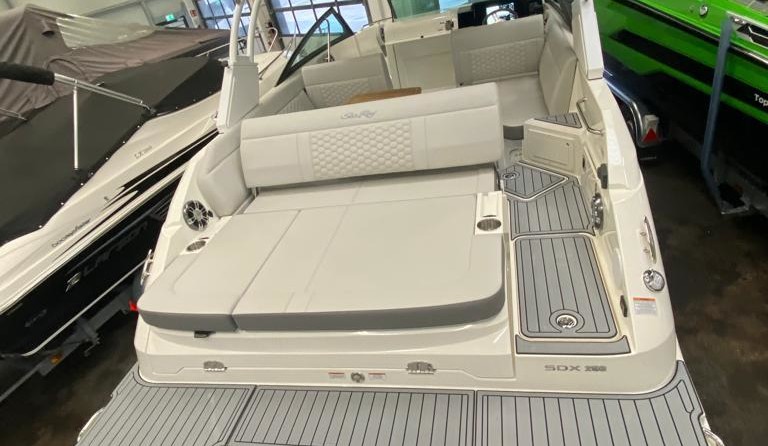 Sea Ray SDX 250