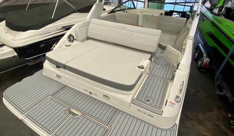 Sea Ray SDX 250
