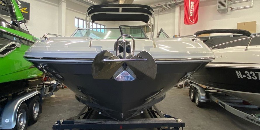 Sea Ray 250 SDX