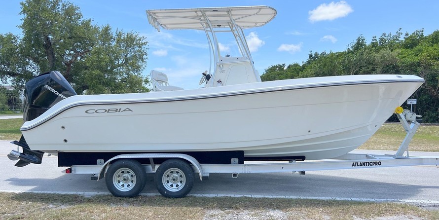 Cobia 217 center console