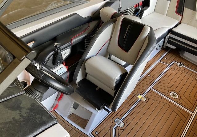 Super Air Nautique G23