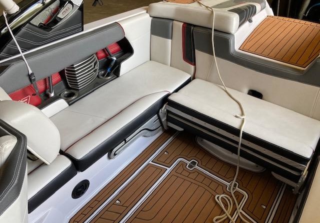 Super Air Nautique G23