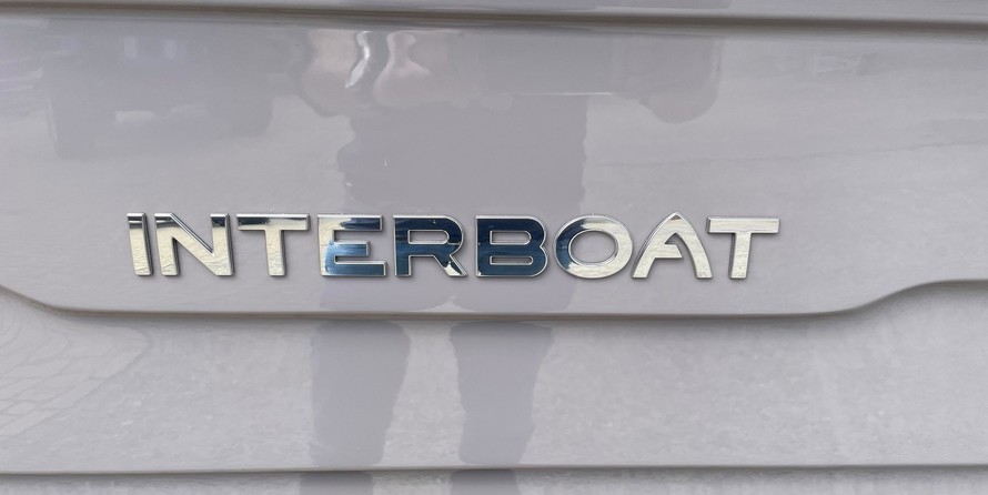 Interboat intender 820