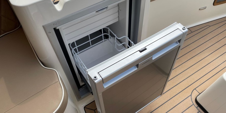 Interboat intender 820