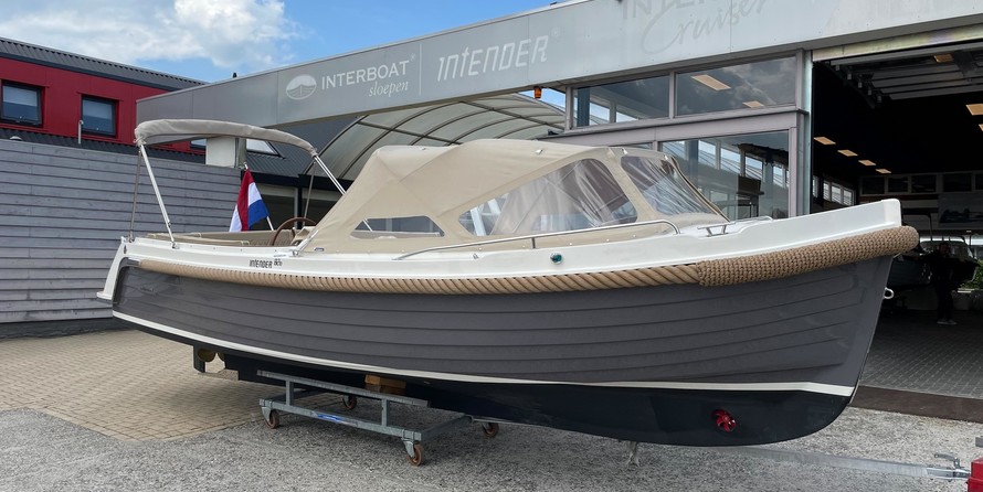 Interboat intender 820