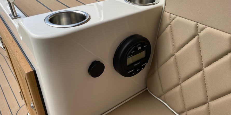 Interboat intender 820