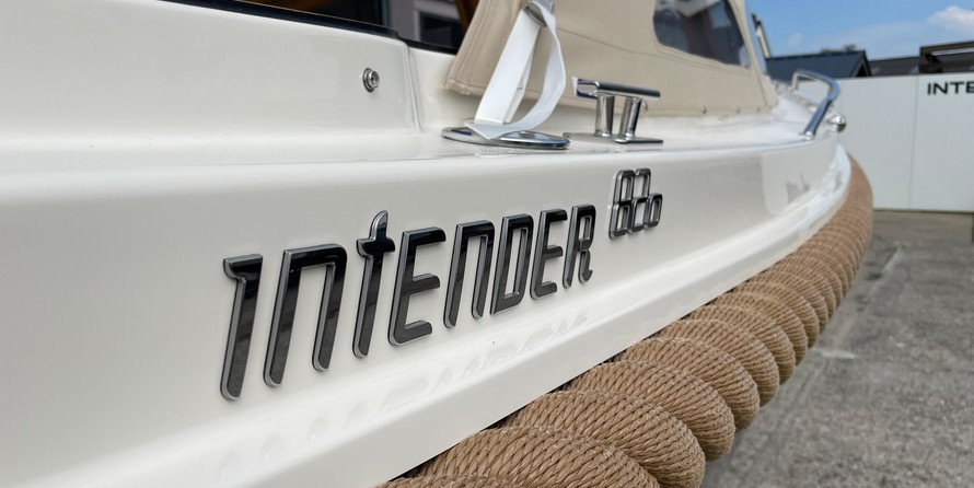 Interboat intender 820