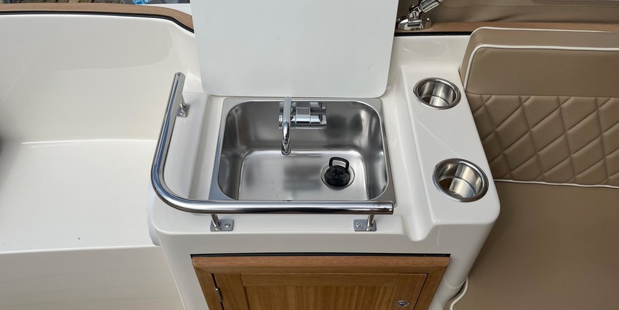 Interboat intender 820