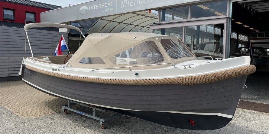 Interboat intender 820