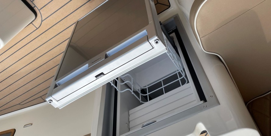 Interboat intender 820