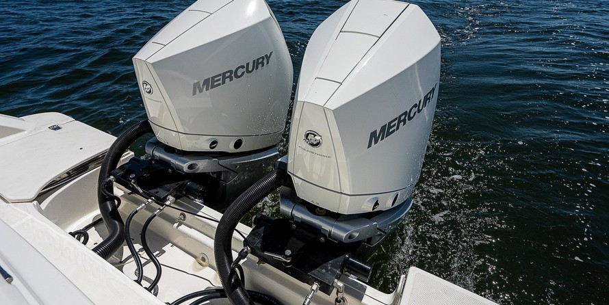 Boston Whaler 330 Outrage