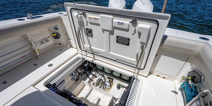 Boston Whaler 330 Outrage