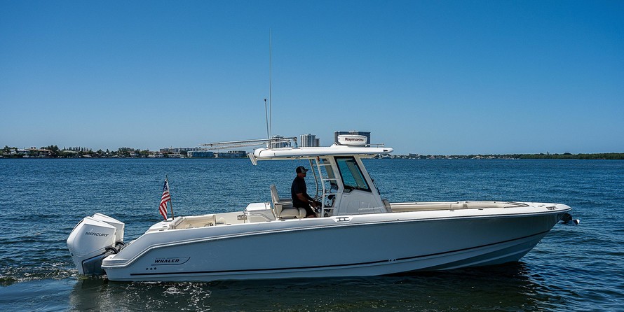 Boston Whaler 330 Outrage