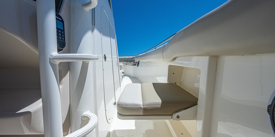 Boston Whaler 330 Outrage