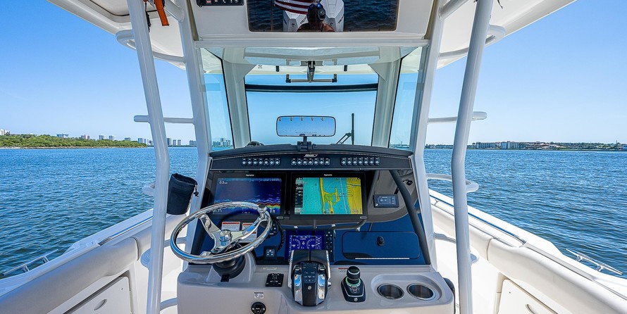 Boston Whaler 330 Outrage