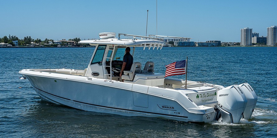 Boston Whaler 330 Outrage