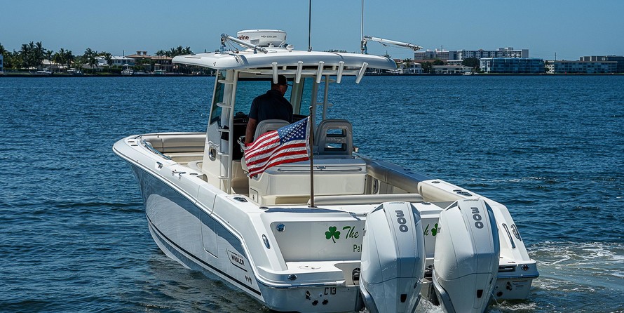 Boston Whaler 330 Outrage