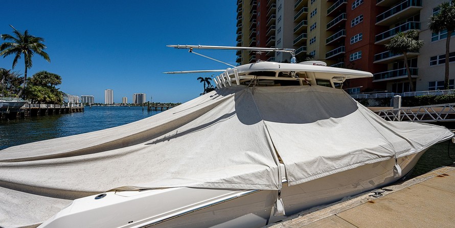 Boston Whaler 330 Outrage