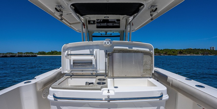 Boston Whaler 330 Outrage