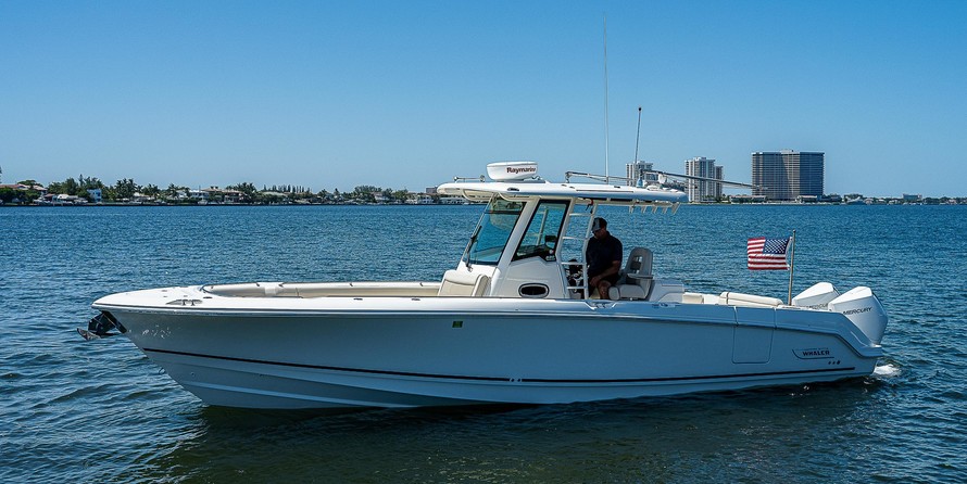 Boston Whaler 330 Outrage