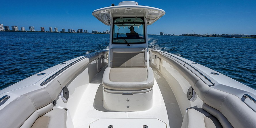 Boston Whaler 330 Outrage