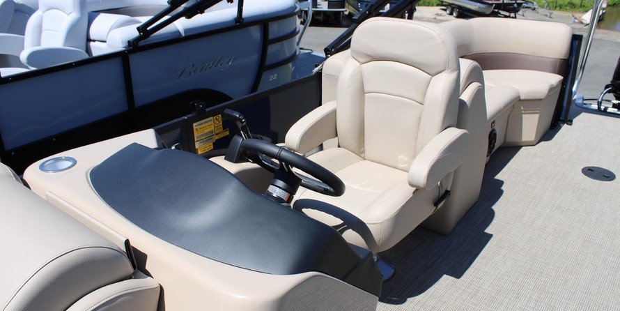 Premier Pontoons Navigator 220